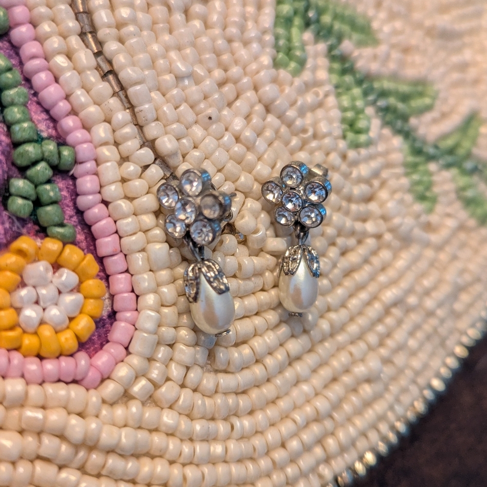 Vintagecore Silver Rhinestone and Pearl Drop Earrings